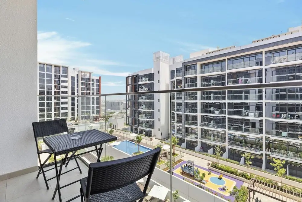 Waves - Azizi Riviera Building 25 Cozy Studio With Balcony — фото 1