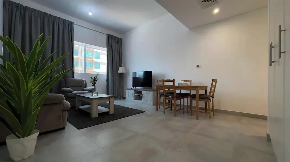 Абу-Даби: Cozy 1 BHK Furnished Apartment in Palette Tower in Tourist Club Area