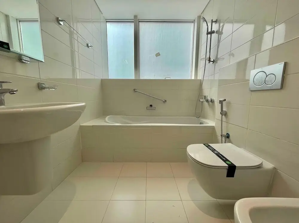 Абу-Даби: Cozy 1 BHK Furnished Apartment in Palette Tower in Tourist Club Area