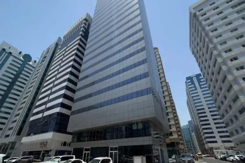 Абу-Даби: Cozy 1 BHK Furnished Apartment in Palette Tower in Tourist Club Area