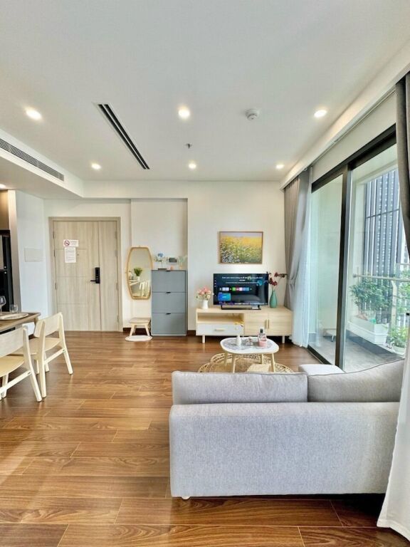 Vinhomes Smart City Luxury Apartment — фото 1
