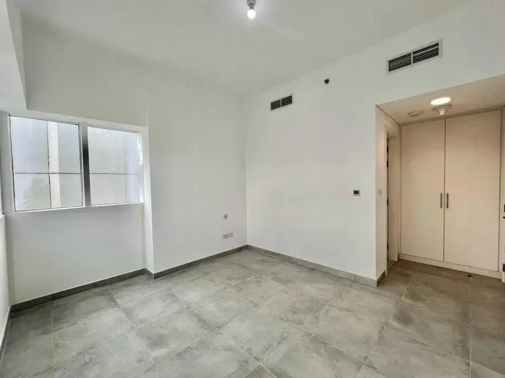 Абу-Даби: Cozy 1 BHK Apartment in Palette Tower in Tourist Club Area