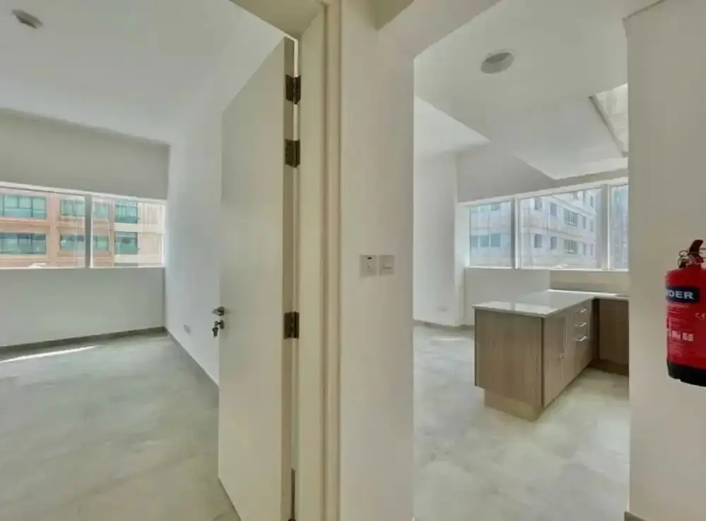 Абу-Даби: Cozy 1 BHK Apartment in Palette Tower in Tourist Club Area