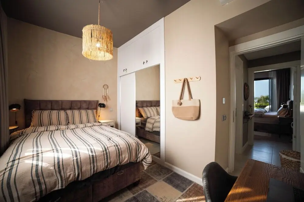 Калогреа: Modern and Cozy Designer Apartment in Relaxing Environment