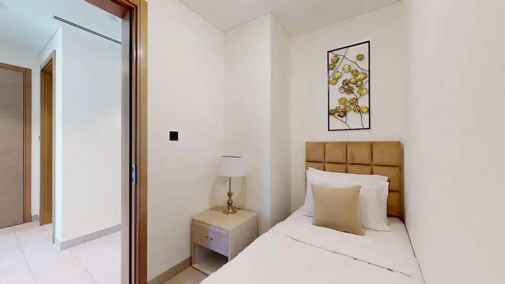 Дубай: Al Meydan - Sobha Waves 1BR Plus Maids