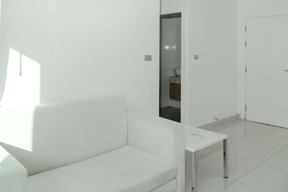 Паттайя: Amazon Apartments by Apartwell