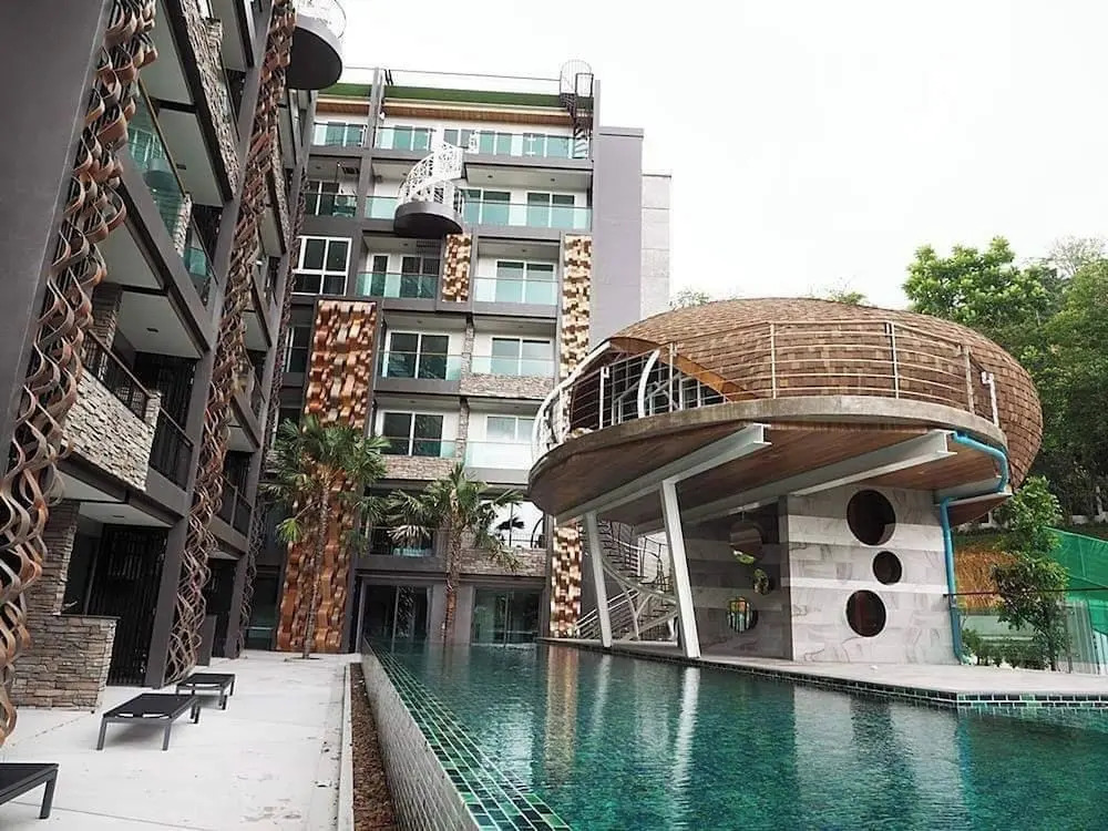 521 - 5 Stars Pool View Large Studio at Patong Beach — фото 1
