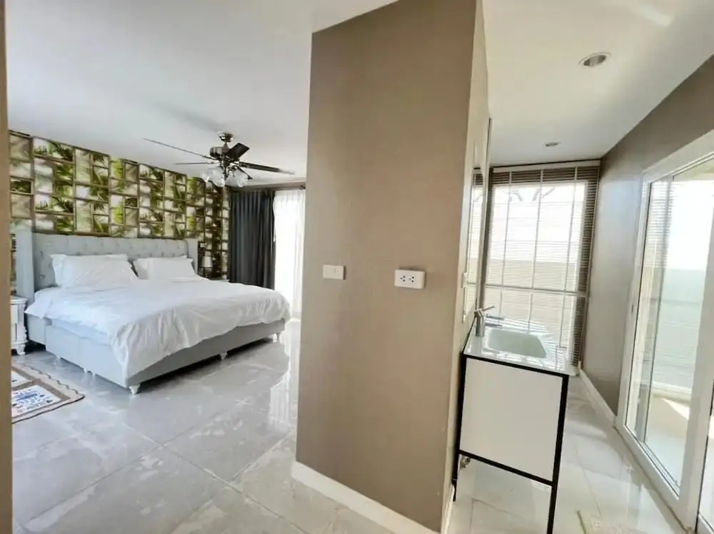 Чаам: RIM Chaam By RoomQuest