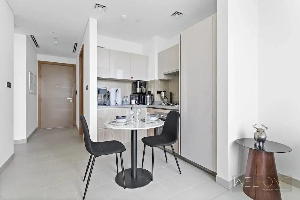 Дубай: WelHome - Charming Apt With City Lights in Sobha Waves