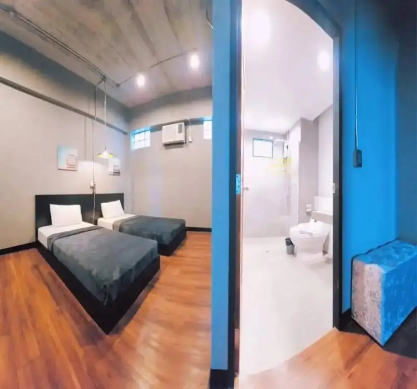 Супханбури: Capital O 75512 Loft Residence
