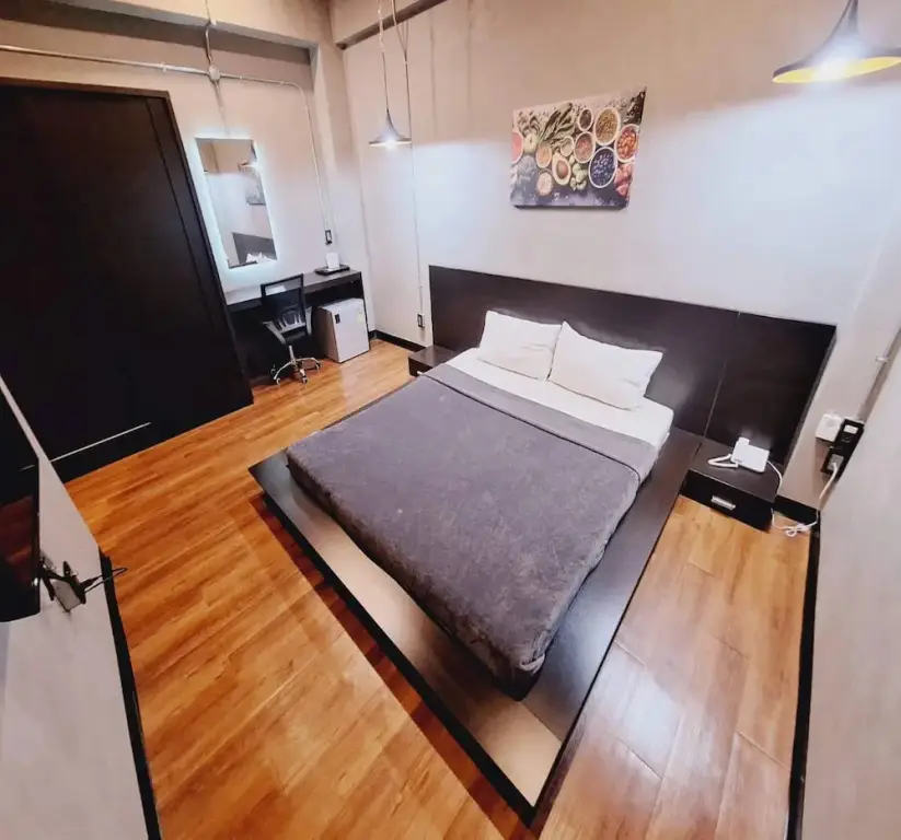 Супханбури: Capital O 75512 Loft Residence
