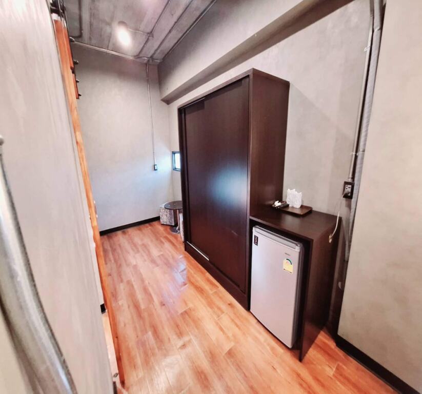Супханбури: Capital O 75512 Loft Residence