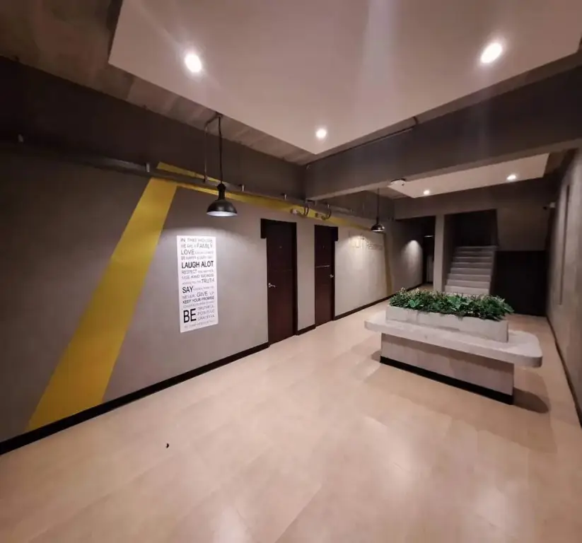 Супханбури: Capital O 75512 Loft Residence
