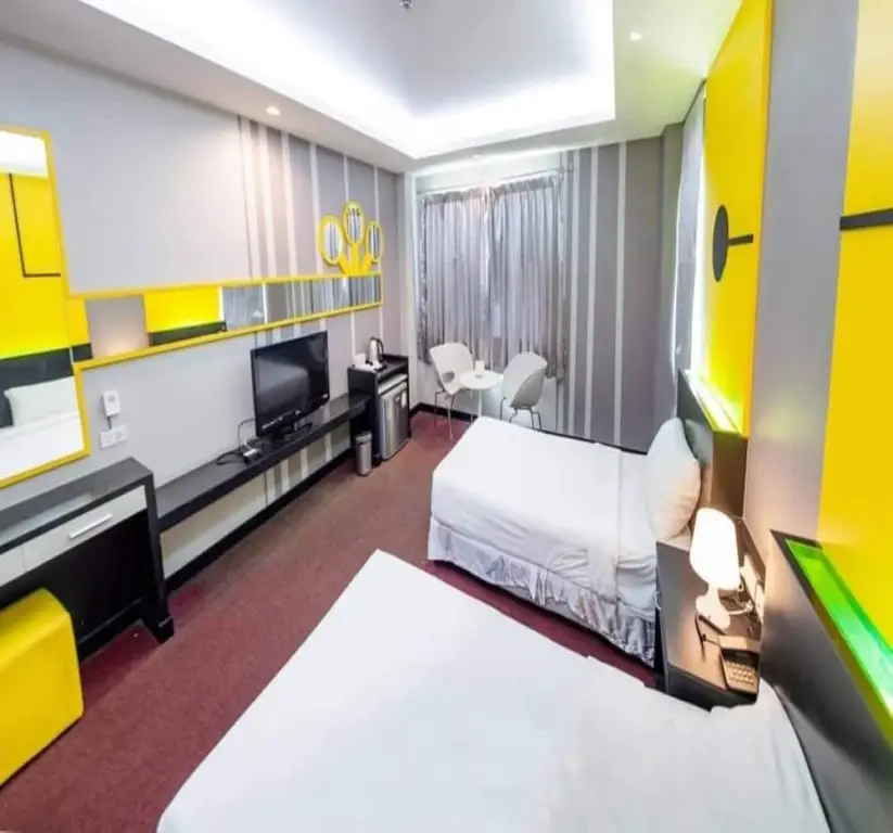 Супханбури: Capital O 75514 Vasidtee City Hotel