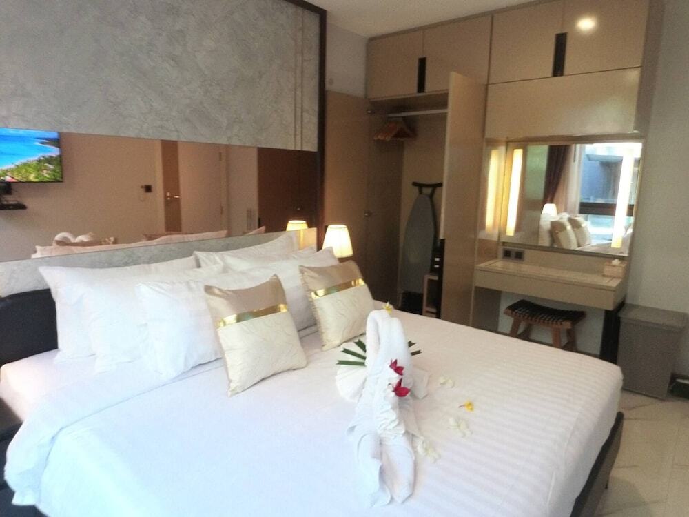 Краби: Sunset Plus Pool View 1 Bedroom at Ao Nang Beach