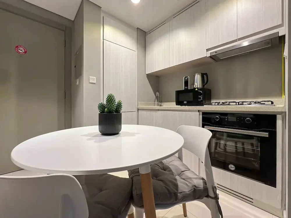 Дубай: 1BDR apartment With Pool View