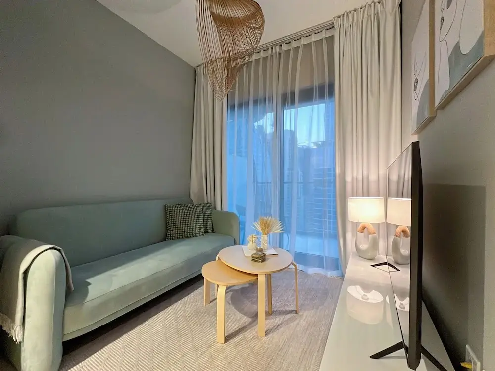 Дубай: 1BDR apartment With Pool View