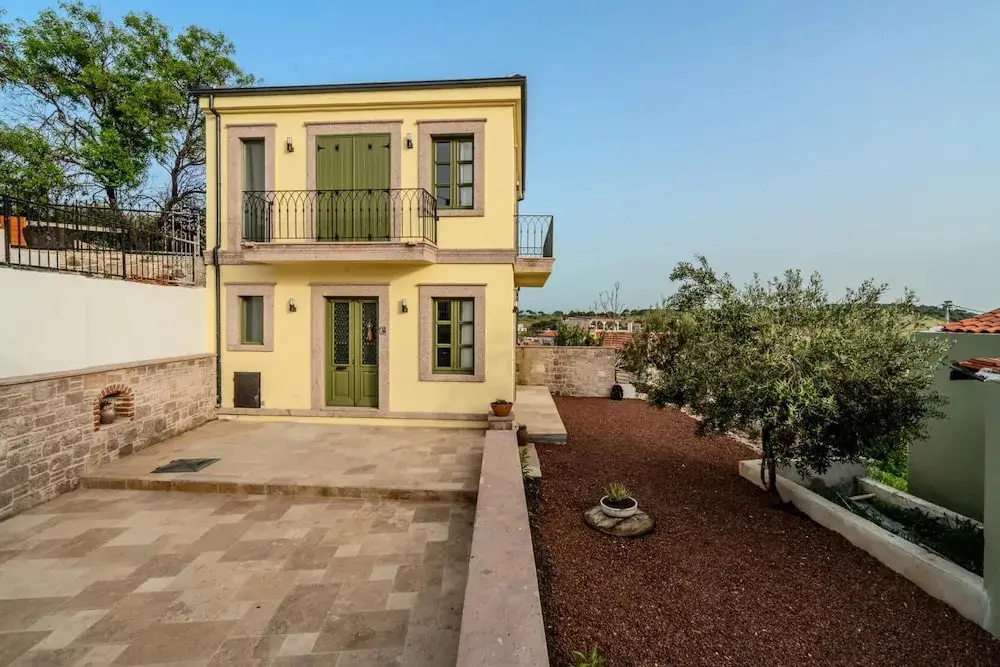 Rustic House With View Balcony in Ayvalik — фото 1