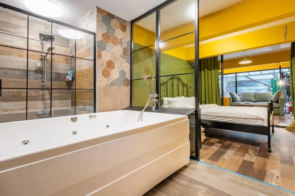 Стамбул: Flat w Jacuzzi and Backyard 6 min to Kadikoy Coast