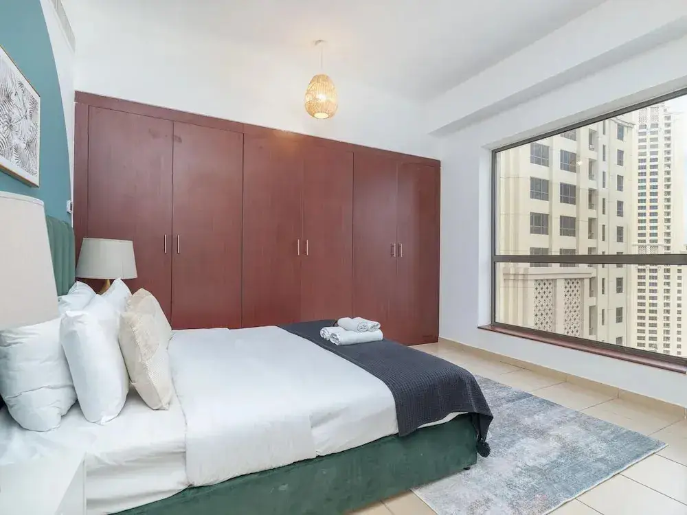 Дубай: 3BR Boutique Apt Near JBR Beach by Belvilla