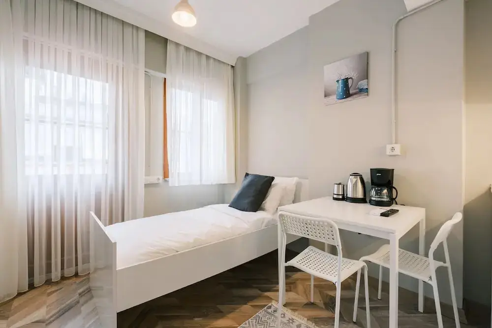 Стамбул: Studio With a Sea View Balcony in Bakirkoy