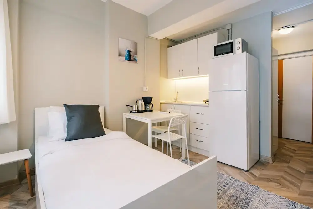 Стамбул: Studio With a Sea View Balcony in Bakirkoy