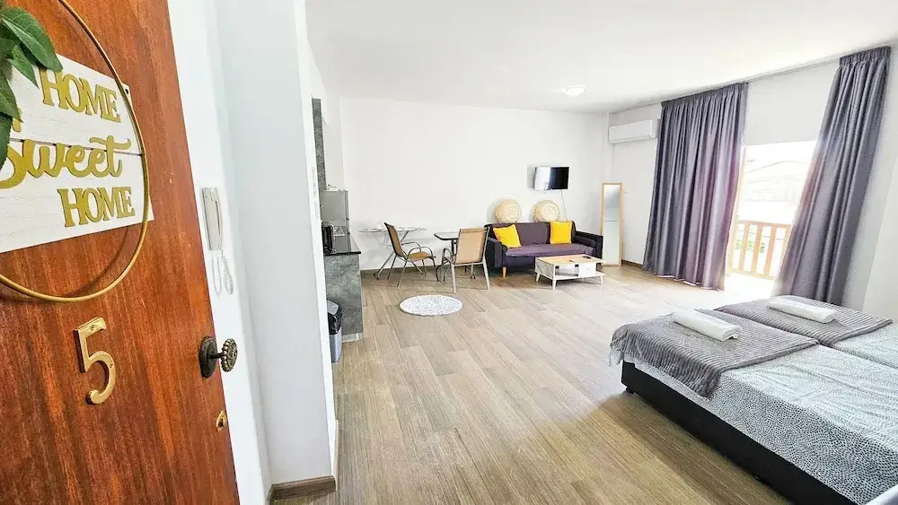 Ларнака: Unique Cozy Studio
