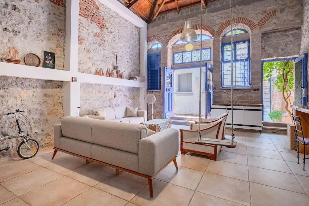 Айвалык: Central Stone Loft - 2 Mins Beach - 5 Mins Marina