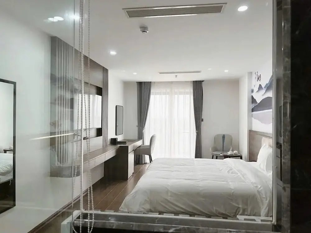 Бакнинь: Luxury Phoenix Hotel 2