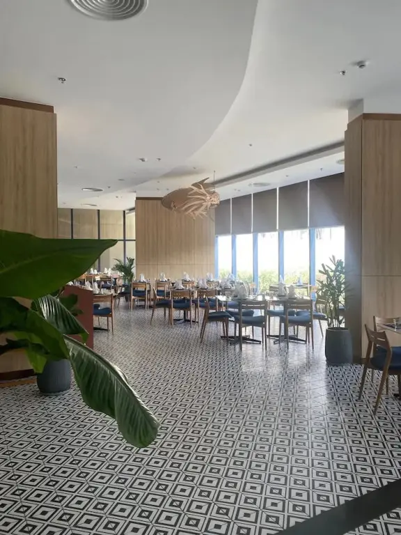 Камрань: Arena Cam Ranh Beachfront Condotel