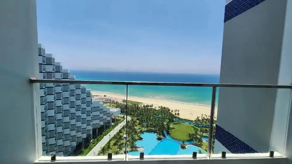 Камрань: Arena Cam Ranh Beachfront Condotel
