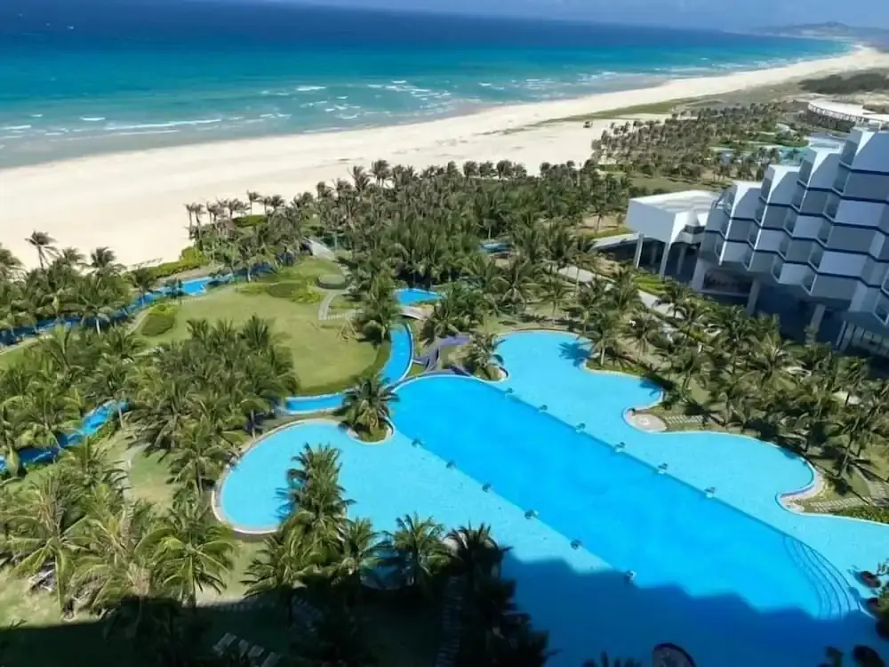 Камрань: Arena Cam Ranh Beachfront Condotel