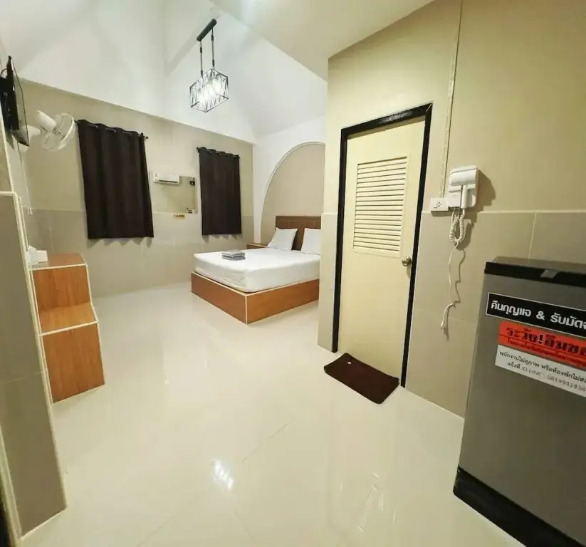 Утхай: OYO 75522 Classroom Resort Ayutthaya