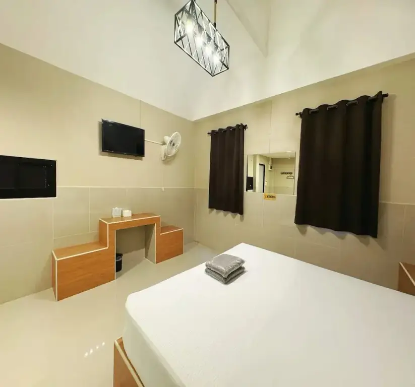 Утхай: OYO 75522 Classroom Resort Ayutthaya