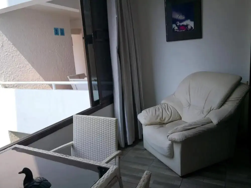 Паттайя: Room in Apartment - Jomtien Hill Resort Pratamnak 315