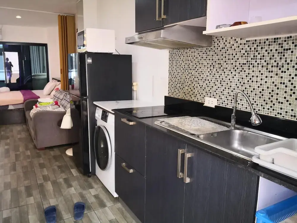 Паттайя: Room in Apartment - Jomtien Hill Resort Pratamnak 315