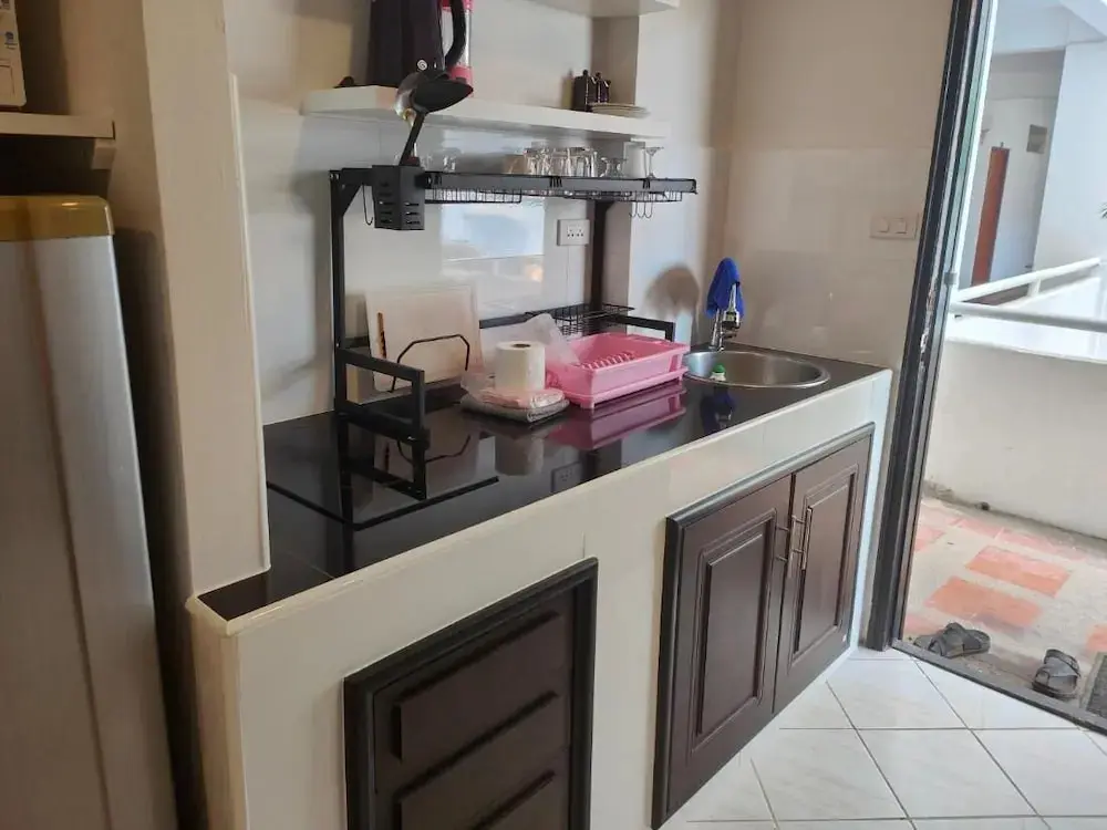 Паттайя: Room in Apartment - Jomtien Hill Resort Pratamnak 105