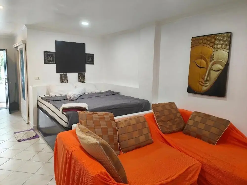 Паттайя: Room in Apartment - Jomtien Hill Resort Pratamnak 105