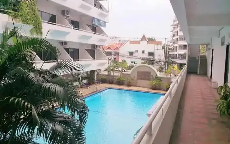 Паттайя: Room in Apartment - Jomtien Hill Resort Pratamnak 105