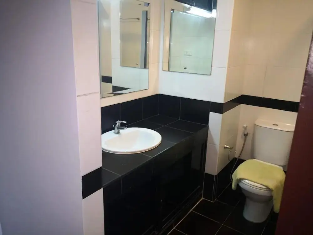 Паттайя: Room in Apartment - Jomtien Hill Resort Pratamnak 107