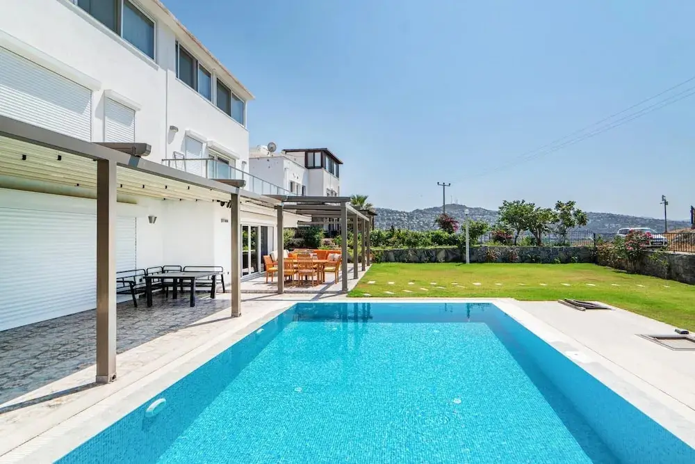 Villa w Pool Garden Patio 1 min to Beach in Bodrum — фото 1