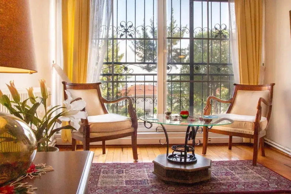 Измир: Spacious Detached House With Garden in Izmir