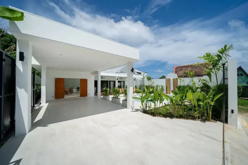 Bali Style 4BR Pool Villa Kaia in Rawai — фото 1