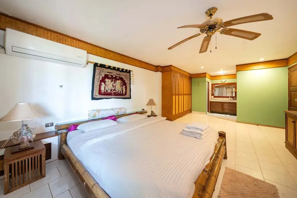 Пхукет: Bougainvillea 3BR Apartment 216 in Kata