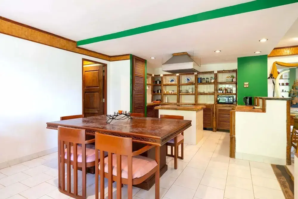 Пхукет: Bougainvillea 3BR Apartment 216 in Kata