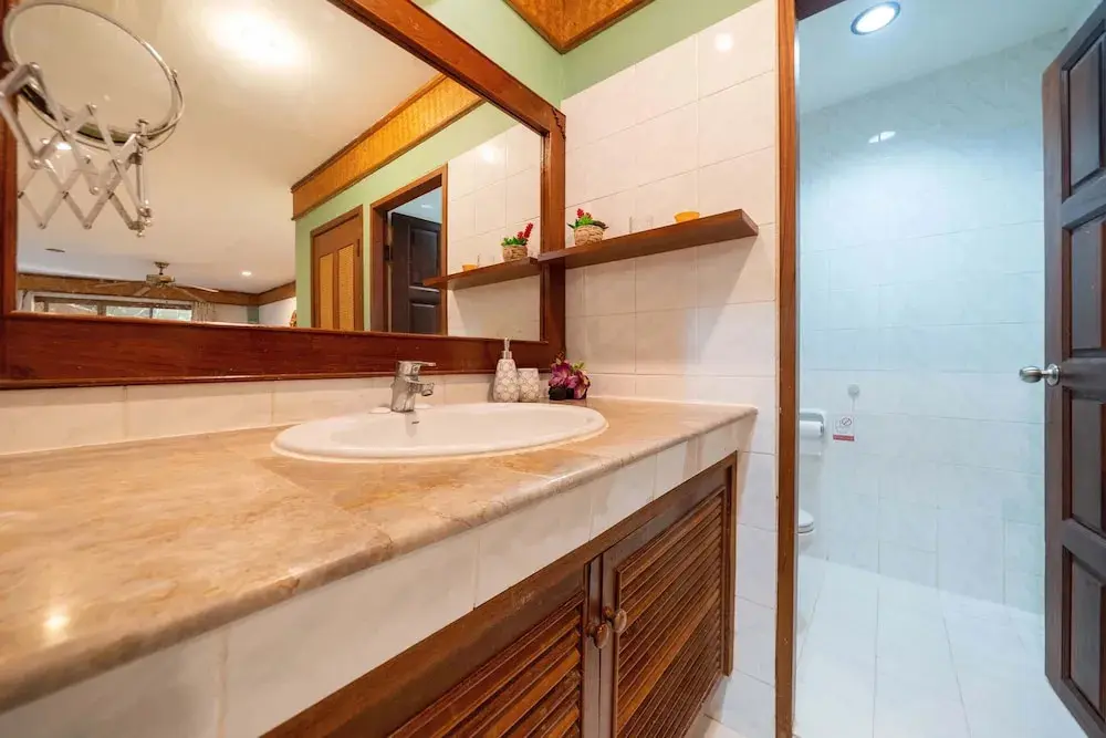 Пхукет: Bougainvillea 3BR Apartment 216 in Kata