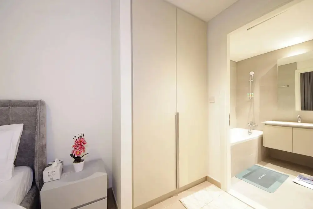 Дубай: Breeze Residence-Brand New Furnished 2BR