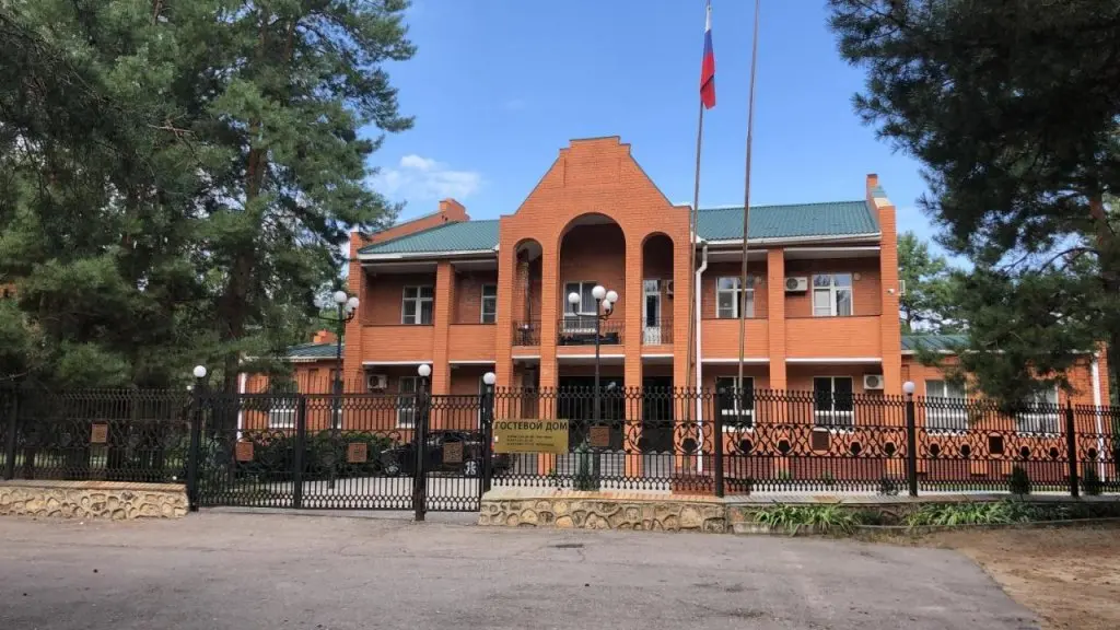Жирновск: Гостевой дом Изумрудный лес
