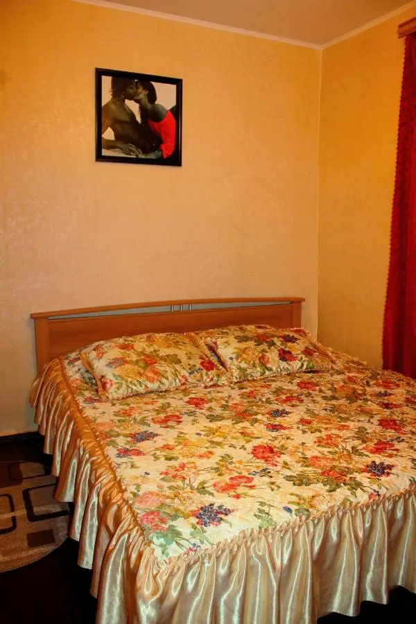 Цветочный: Apartment on Pobeda 2