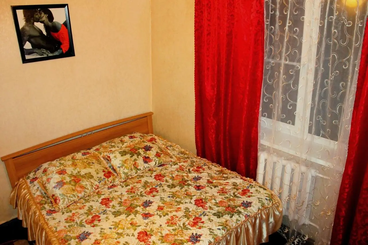 Цветочный: Apartment on Pobeda 2